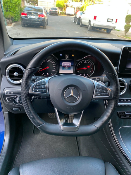 Mercedes-Benz GLC • 2019 • 21,500 km 10