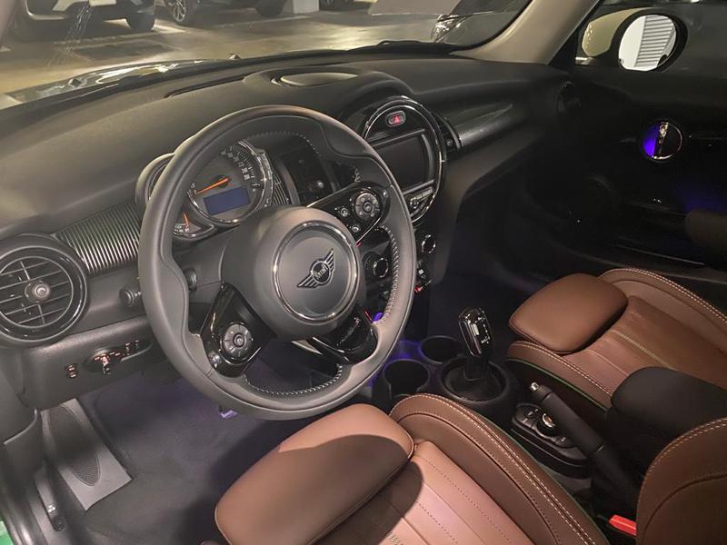 MINI Cooper • 2020 • 10 km 8