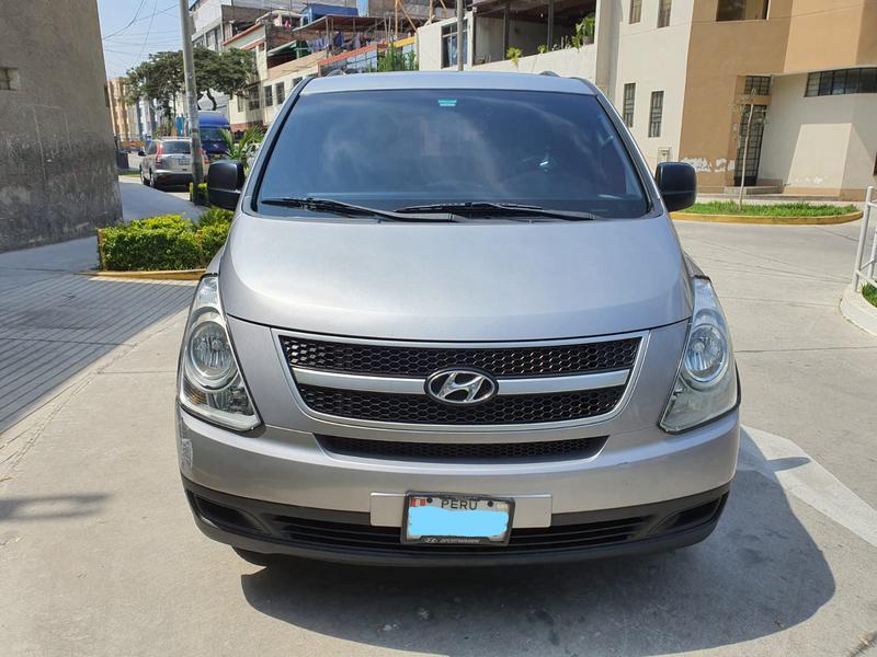 Hyundai H1 Bus • 2012 • 109,000 km 12