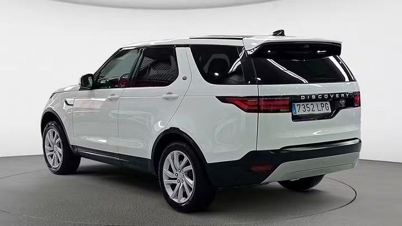 Land Rover Discovery • 2021 • 71,137 km 9