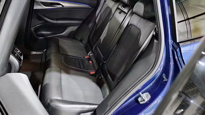 BMW X3 • 2020 • 103,750 km 7