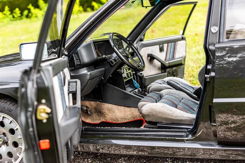 Oldsmobile LSS • 1990 • 100,500 km 15