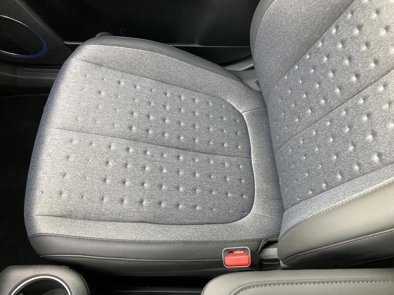 Hyundai Ioniq Electric • 2023 • 15,364 km 25