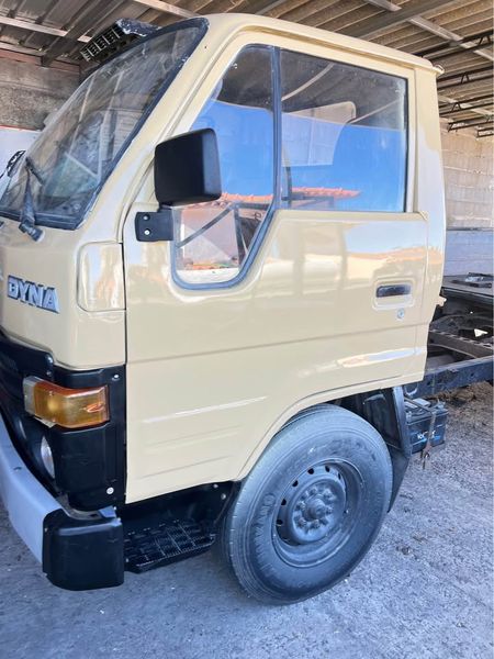 Toyota Dyna • 1988 • 188,000 km 4