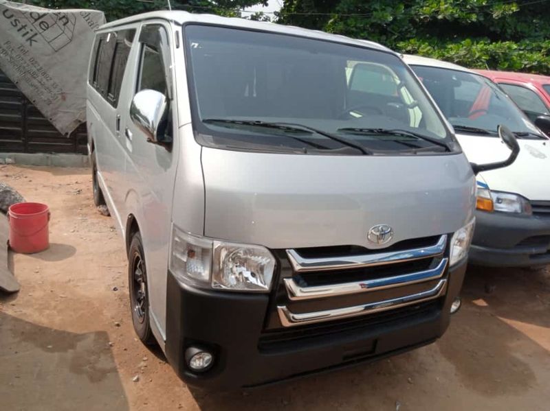 Toyota Hiace • 2010 • 43 km 3