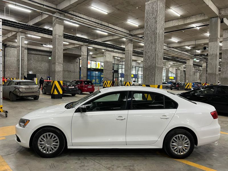 Volkswagen Jetta • 2013 • 140,000 km 3
