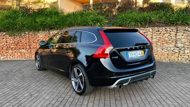 Volvo V60 • 2013 • 157,000 km 3