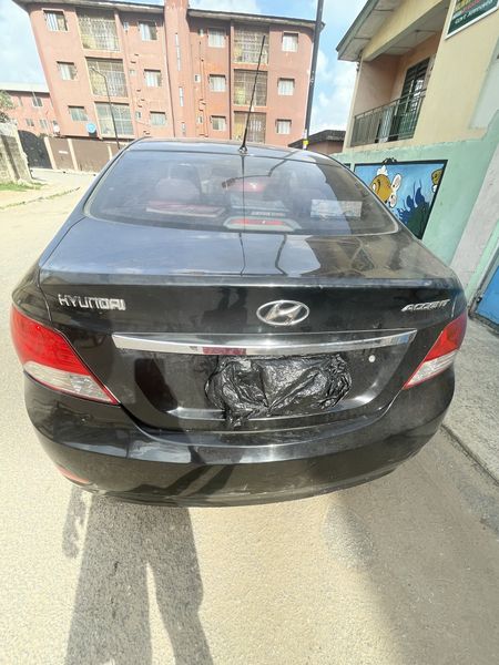 Hyundai Accent • 2013 • 97,123 km 8