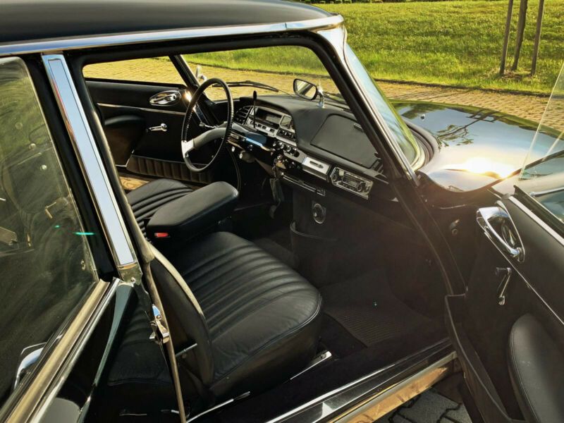 Citroën DS3 • 1968 • 90,786 km 9