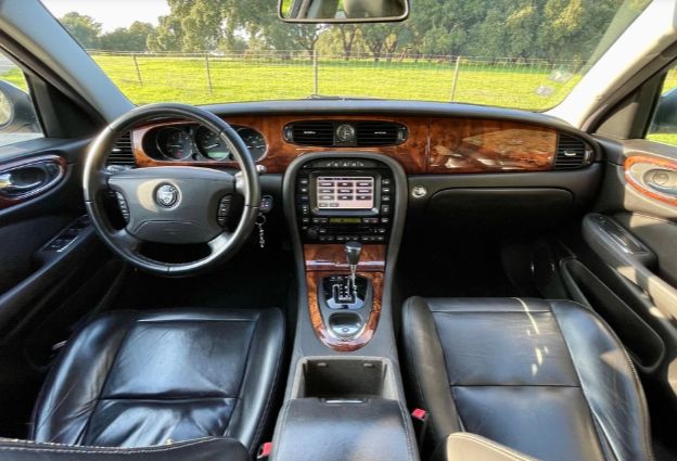 Jaguar XJ • 2006 • 110,000 km 4