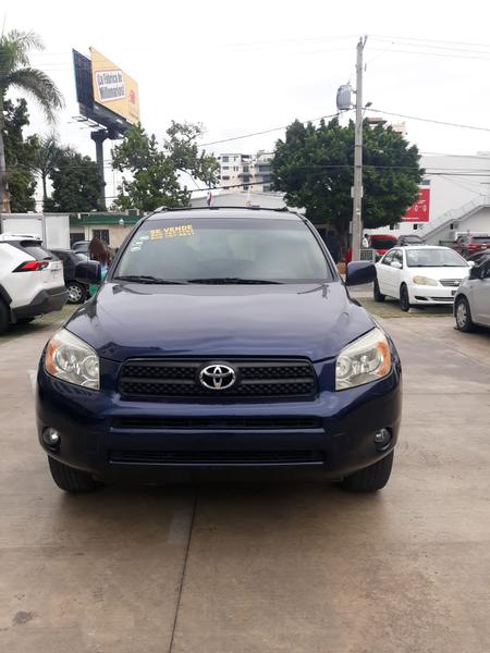 Toyota RAV4 • 2007 • 121,000 km 9