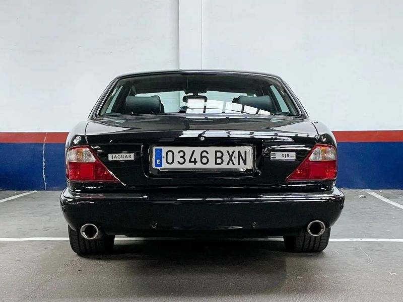 Jaguar XJR • 2002 • 97,500 km 3