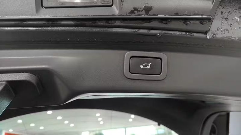 Jaguar I-PACE • 2020 • 41,257 km 21