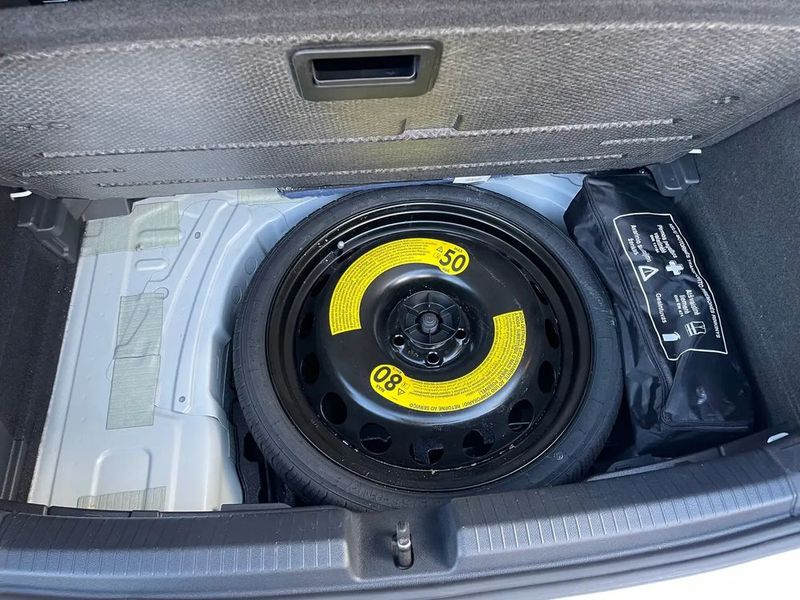 Volkswagen Polo • 2023 • 13,300 km 13