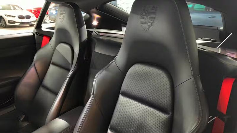 Porsche 718 Cayman • 2021 • 39,786 km 8