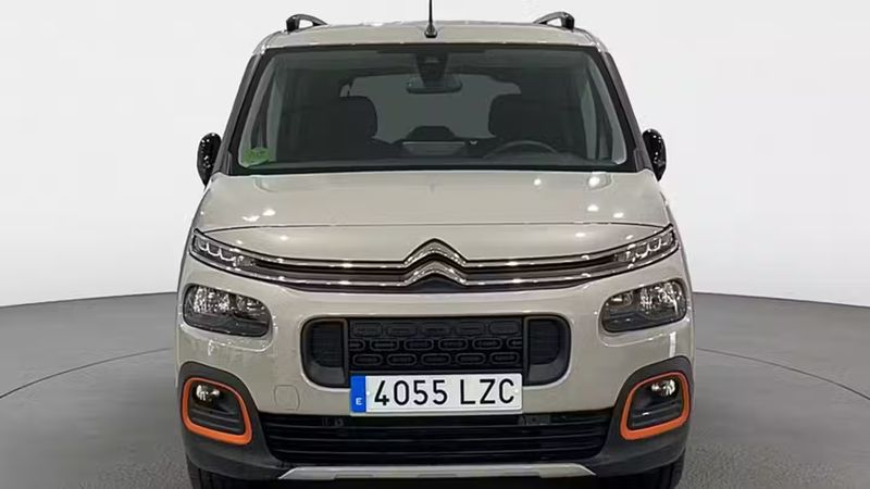 Citroën Berlingo • 2022 • 10,085 km 9