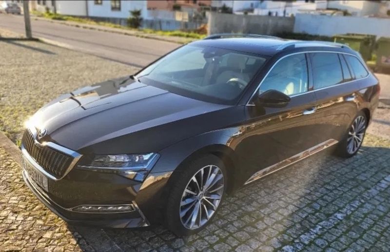 Škoda Superb • 2020 • 32,000 km 2