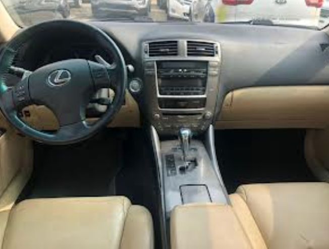 Lexus IS 250 C • 2009 • 50,000 km 3