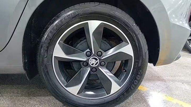 Škoda Fabia • 2024 • 3,836 km 14