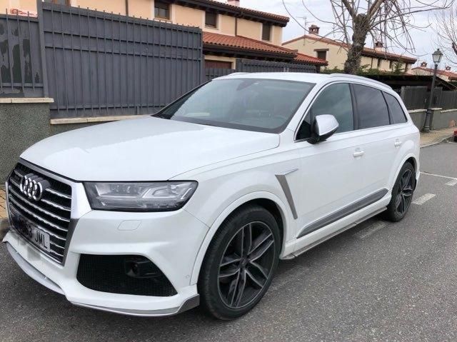 Audi Q7 • 2016 • 140,000 km 2