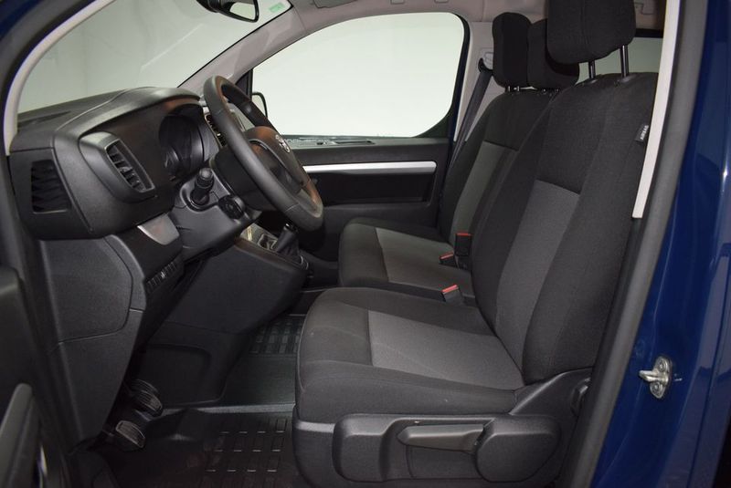 Toyota Verso • 2019 • 20,000 km 5