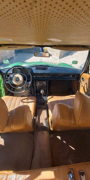 Mercedes-Benz 200 - 300 • 1970 • 330,000 km 4