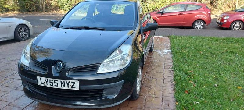 Renault Clio • 2006 • 98,000 km 2