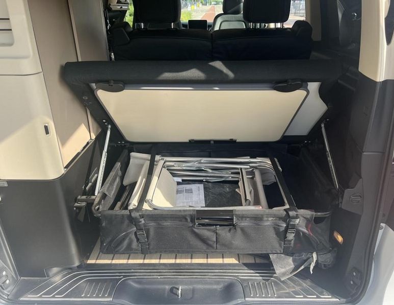 Mercedes-Benz 210 Van • 2018 • 101,000 km 12