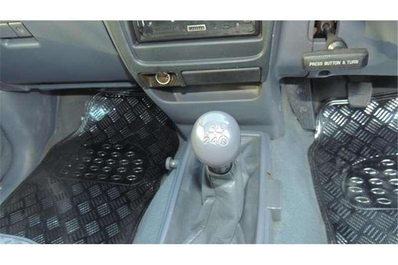 Toyota Hilux • 2001 • 260,000 km 3