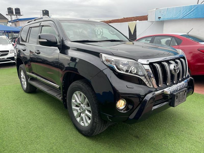 Toyota Land Cruiser • 2012 • 21 km 1