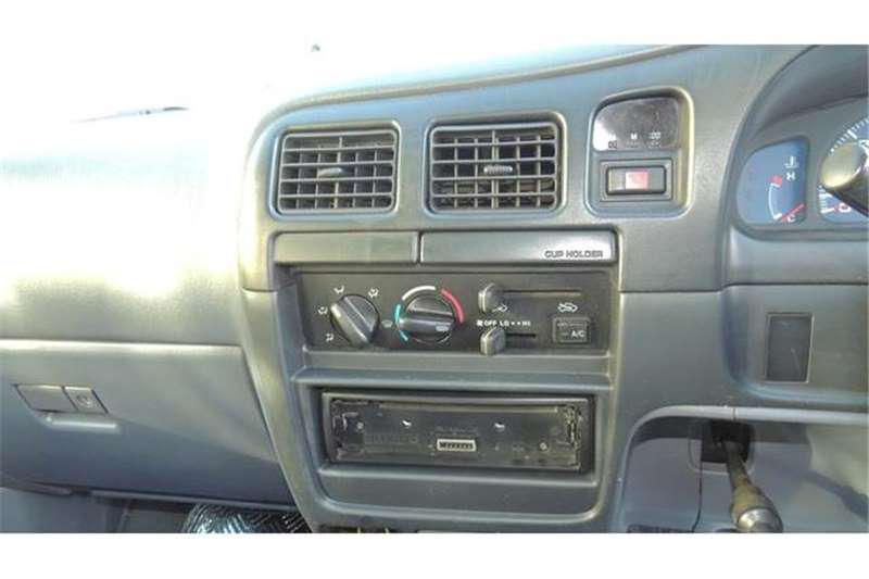 Toyota Hilux • 2001 • 260,000 km 6