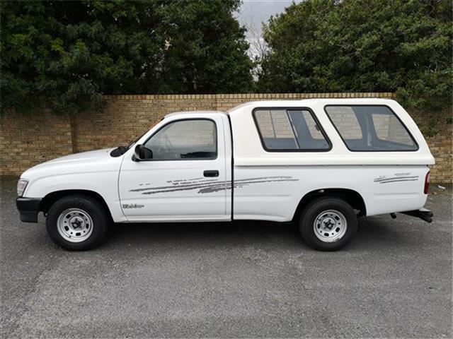 Toyota Hilux • 2001 • 260,000 km 10