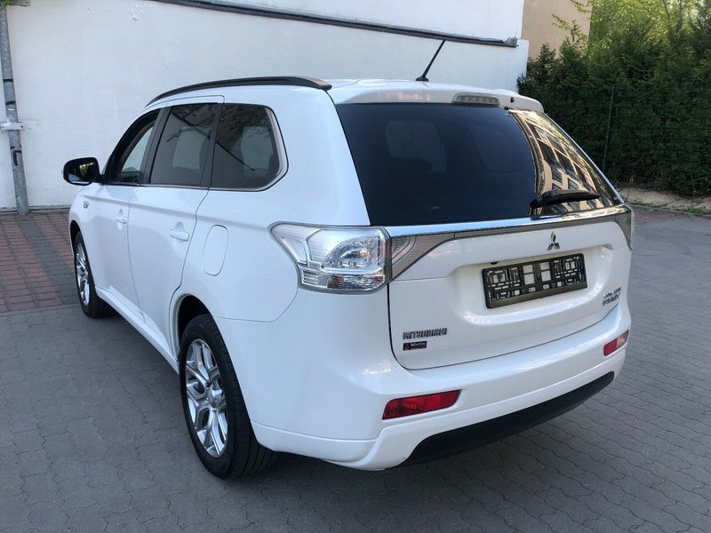 Mitsubishi Outlander • 2013 • 136,000 km 8