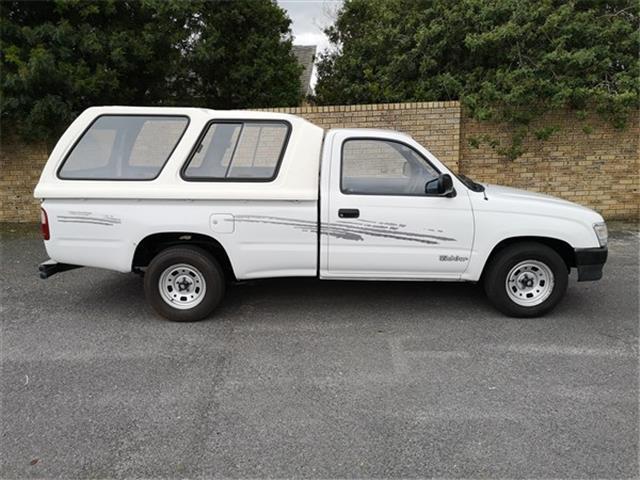 Toyota Hilux • 2001 • 260,000 km 2