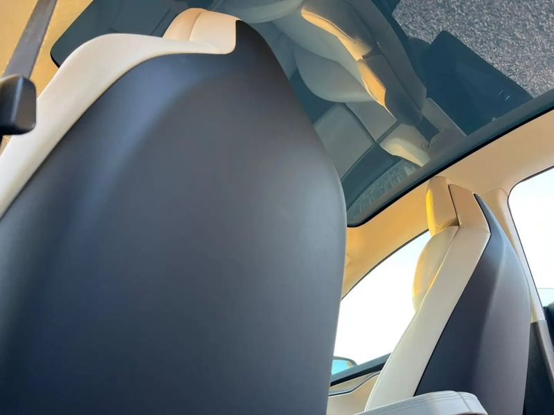 Tesla Model S • 2019 • 50,960 km 16