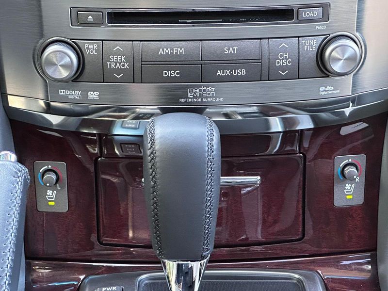 Lexus LX • 2010 • 243,000 km 5