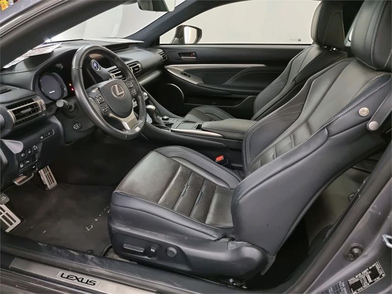 Lexus RC • 2019 • 65,000 km 3