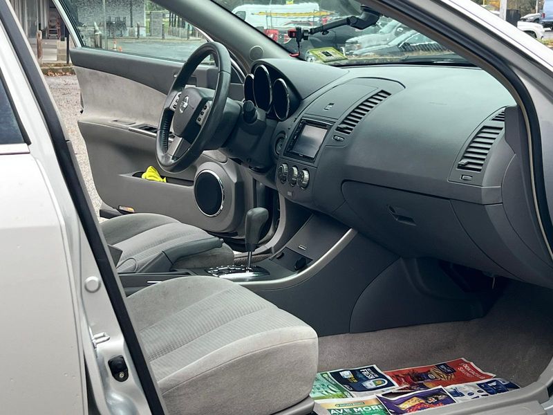 Nissan Altima • 2006 • 106,000 mi 7