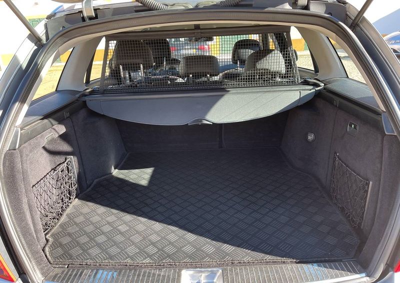 Mercedes-Benz C • 2008 • 299,000 km 4