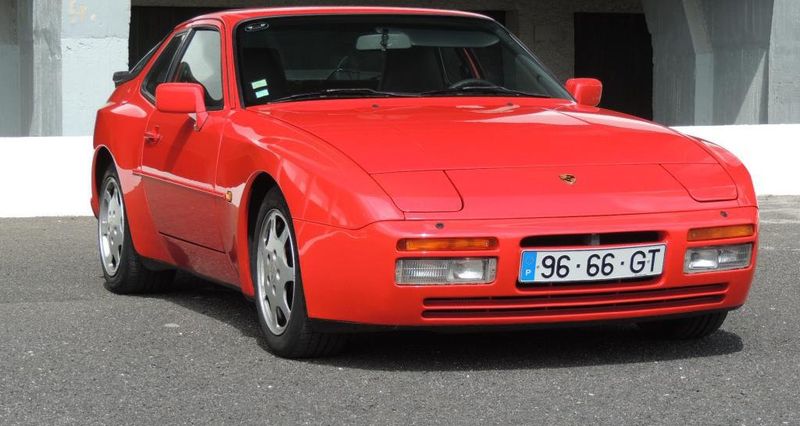 Porsche 944 • 1989 • 128,725 km 1