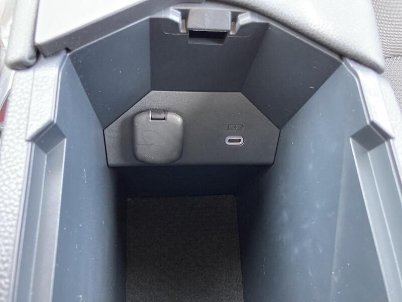 Toyota C-HR • 2024 • 28,374 km 43