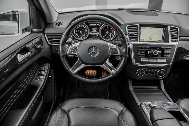Mercedes-Benz ML350 • 2013 • 215,000 km 5