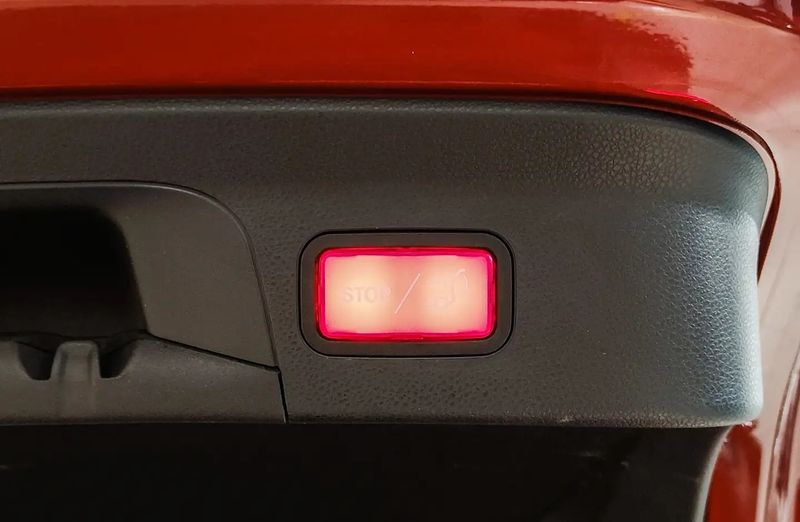 Mercedes-Benz GLC-Class • 2022 • 57,352 km 11