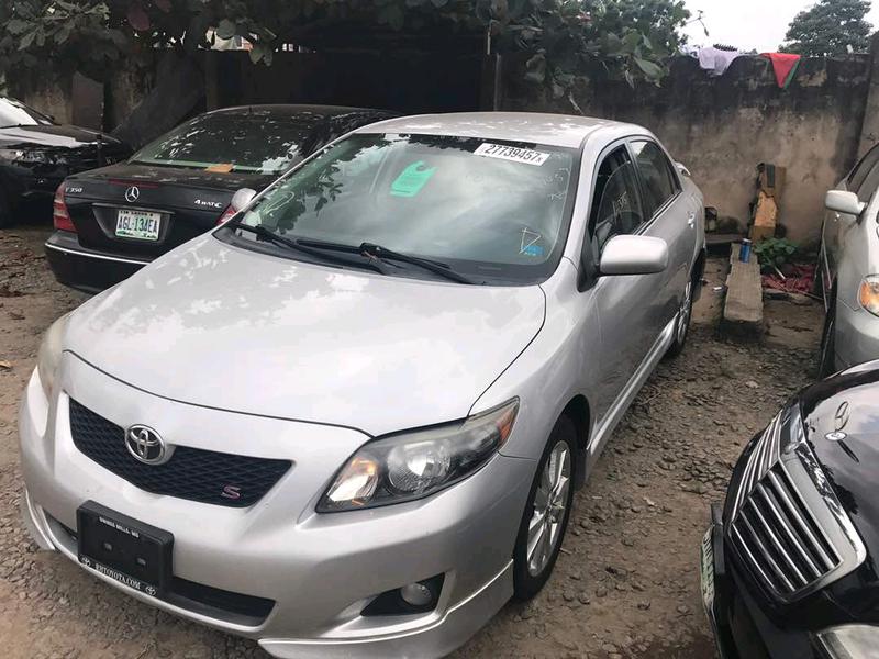 Toyota Corolla • 2010 • 10,124 km 4