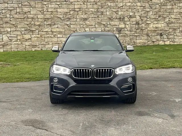 BMW X6 • 2024 • 30,212 km 1