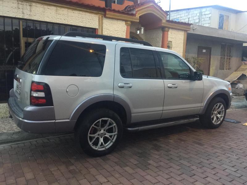 Ford Explorer • 2010 • 145,000 km 7