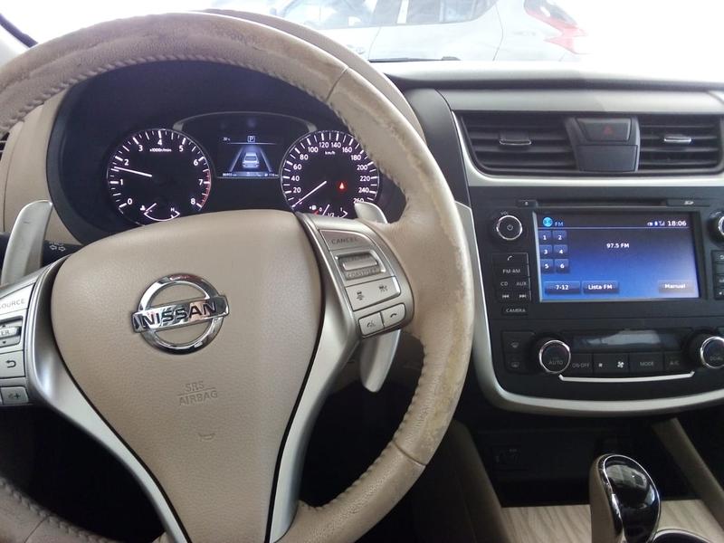 Nissan Altima • 2017 • 86,000 km 3