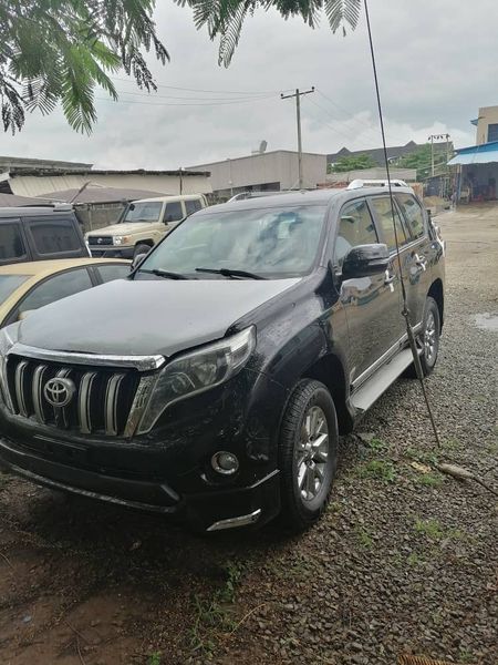 Toyota Land Cruiser • 2016 • 2 km 1