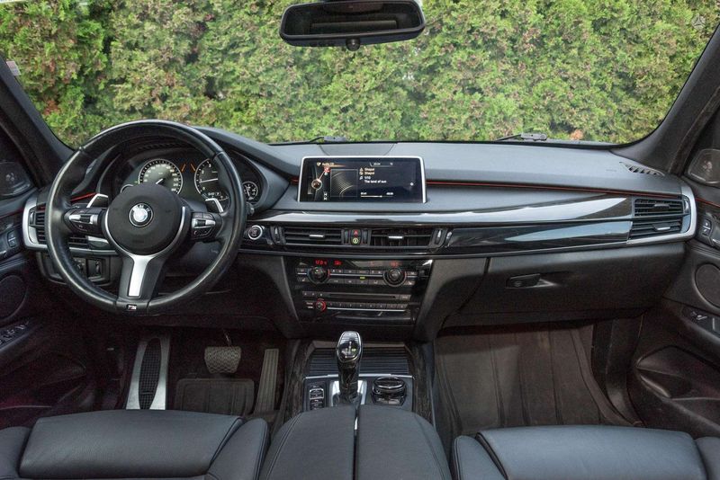 BMW X5 • 2014 • 189,000 km 10