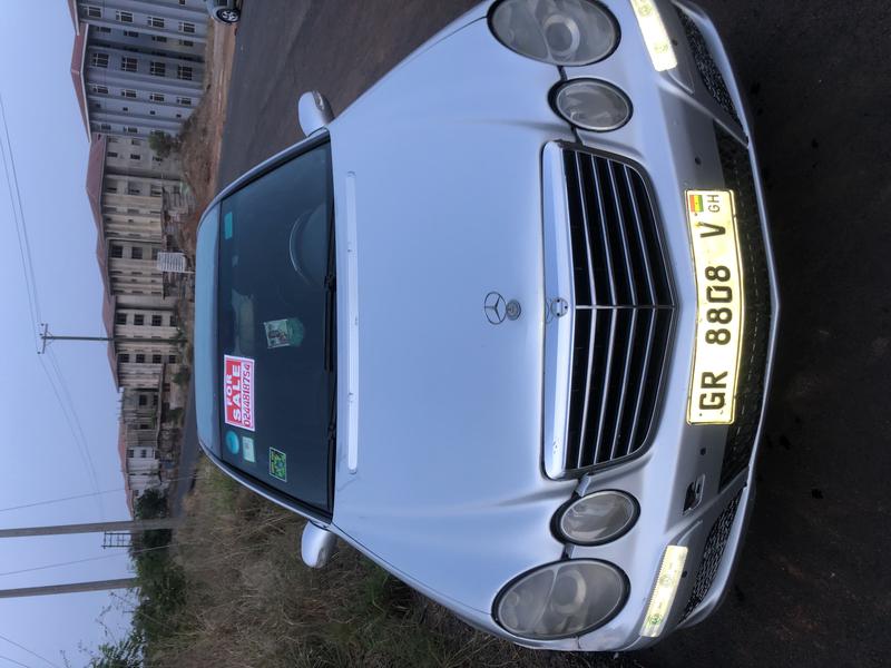 Mercedes-Benz E-320 • 2002 • 98,000 km 5